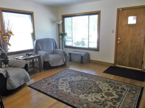 1334 54th St, Milwaukee, WI 53214-3403