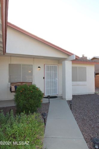 8731 Huckelberry Way, Tucson, AZ 85742-4179