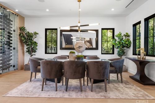 4955 Haskell Ave, Van Nuys CA  91436-1674 exterior