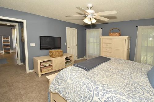 4 Lookout Lndg, Ellington CT  06029-2543 exterior