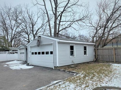4 Stone Ave, Crotonville NY  10562-3707 exterior