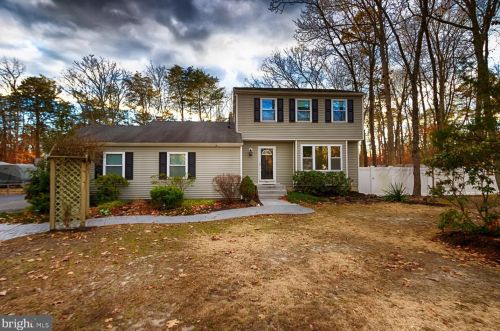23 Elmwood Dr, Southampton, NJ 08088-9357