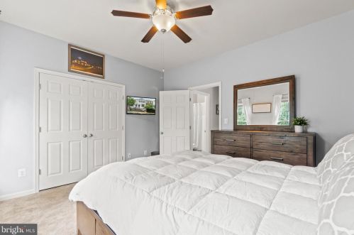 10048 Moxleys Ford Ln, Bristow VA  20136-3001 exterior