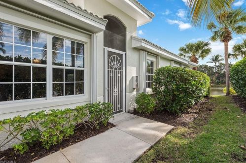 4586 Cardinal Cove Ln, Naples, FL 34114-9486