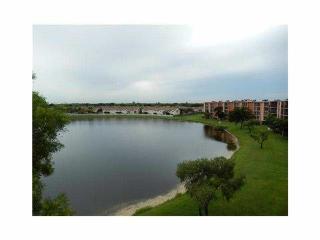 8560 Sherman Cir, Hollywood FL  33025-2143 exterior