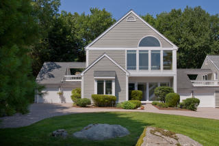 114 Barnes Rd, Stamford, CT 06902-1241
