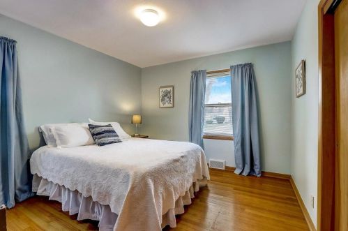 523 112, Milwaukee WI 53226-4132 exterior