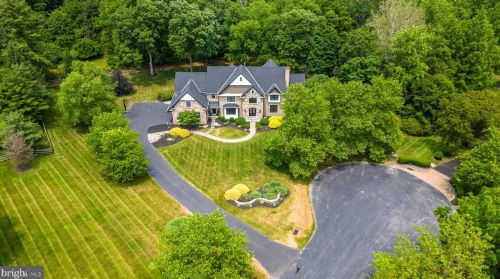 10 Devonshires Ct, Blue Bell PA  19422-2560 exterior