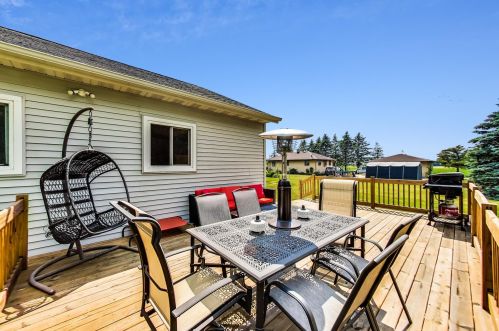 25206 Kickapoo Dr, Kansasville WI  53139-9708 exterior