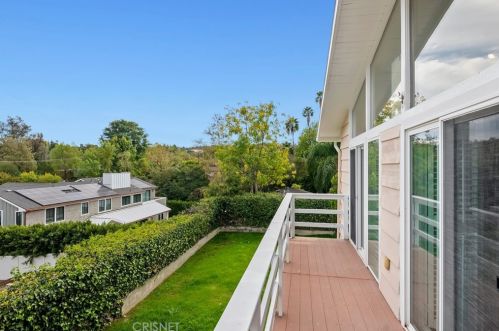 4429 Petit Ave, Van Nuys CA  91436-3211 exterior