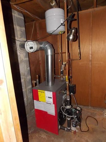 9 Woodlawn Ave, North Providence RI  02904-3710 exterior