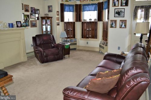26 Chestnut St, North Newton, PA 17241-1304