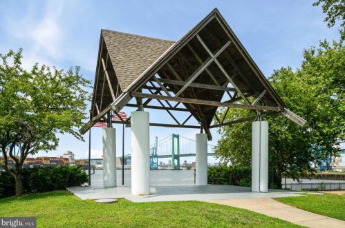 210 Market St, Gloucester NJ  08030-1907 exterior