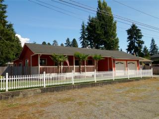 15904 20 Ave, Seattle WA  98125-5127 exterior