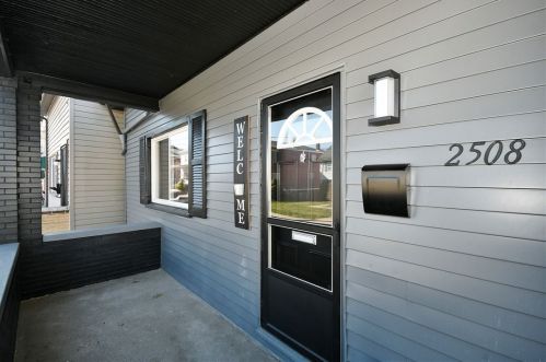 2508 Cobden St, Pittsburgh PA  15203-2714 exterior