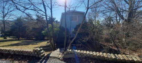 32 Granny Smith Rd, Linden, VA 22642-6236