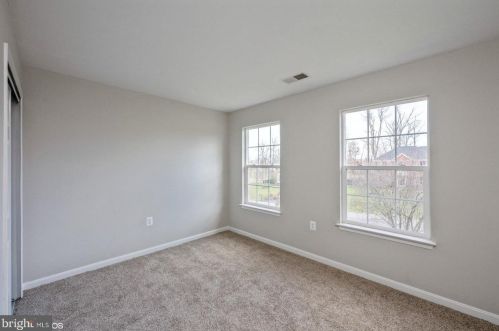 541 Sawgrass Dr, Charles Town WV  25414-5976 exterior