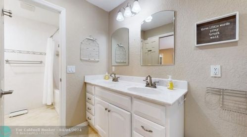 9015 10 St, Hollywood FL 33025-4520 exterior