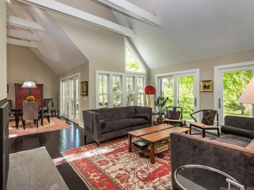 80 Ingham Hill Rd, Essex CT  06426-1507 exterior