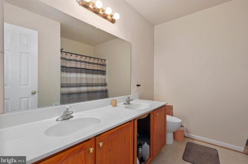 25 Cedarview Ct, Fredericksburg VA  22406-7286 exterior