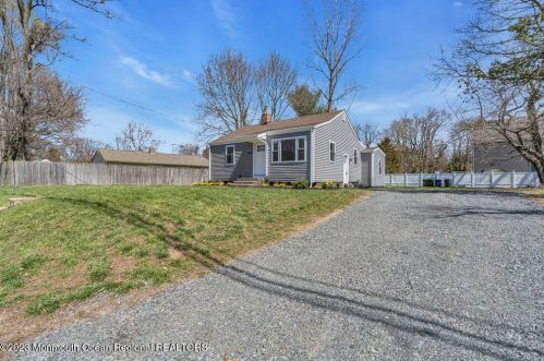 115 Springdale Ave, Tinton Falls NJ  07724-2628 exterior