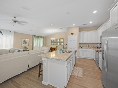 5050 Pine Trail Cir, Fort Pierce, FL 34983-5304