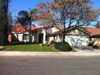 9289 Backer Ave, Fresno, CA 93720-4126