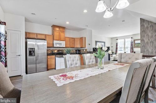 1821 Honeysuckle Ct, Downingtown PA  19335-7202 exterior