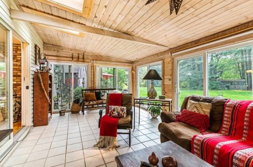 1 Martingale Rd, Amherst NH  03031-2625 exterior
