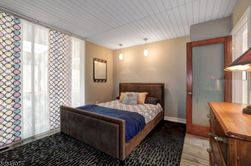 12 Robinwood Dr, West Paterson NJ  07424-2320 exterior