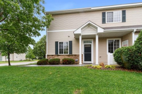 4915 Bolger Trl, Inver Grove Heights MN  55076-1170 exterior