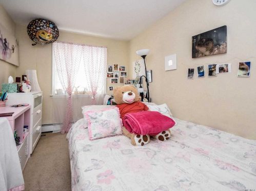 61 Roslyn Dr, Muttontown NY  11545-1733 exterior