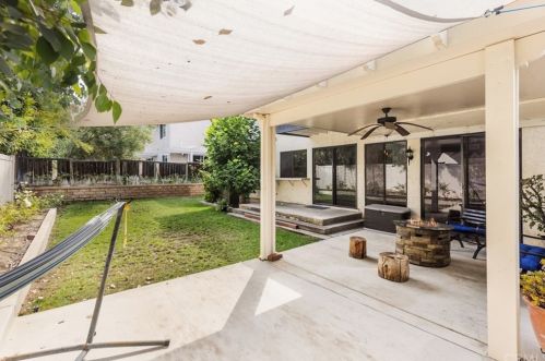 22301 Chestnut Ln, El Toro CA  92630-4306 exterior