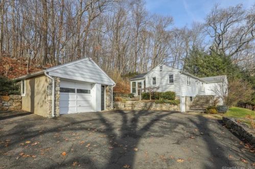 36 Bear Mountain Rd, Danbury, CT 06811-3041
