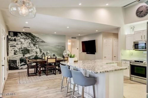 15848 16th St, Phoenix AZ  85022-3326 exterior