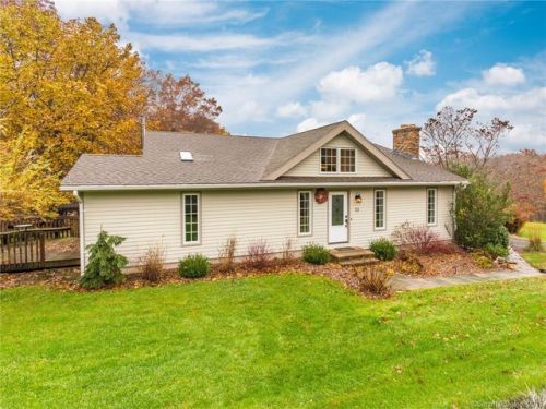 53 Cannon Dr, Amston, CT 06231-1308