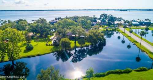 3605 Indian Riv Dr, Cocoa FL 32926-8704 exterior