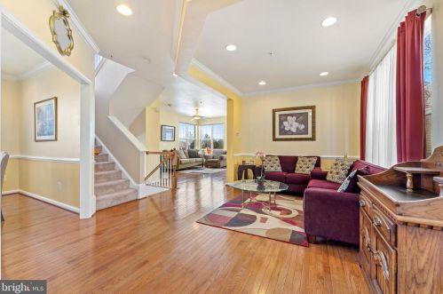 10033 Orland Stone Dr, Bristow, VA 20136-2664