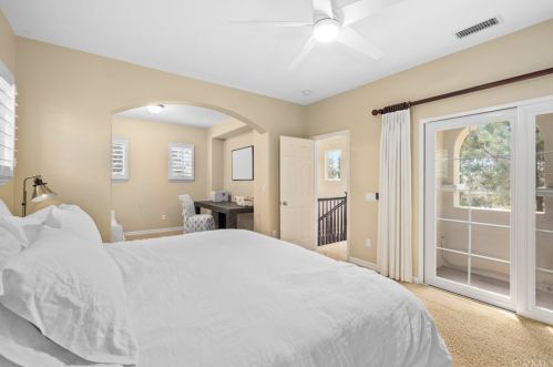 29 Via Amanti, Newport Beach CA  92657-1126 exterior