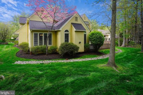 9111 Meadowcreek Ln, Lorton VA  22079-3238 exterior