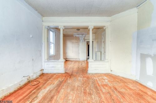 60 Hilton Ave, Maplewood NJ 07040-3223 exterior