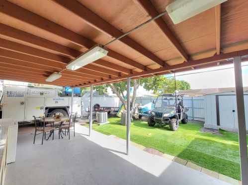 17 Suffolk Ave, Hialeah FL  33010-5035 exterior