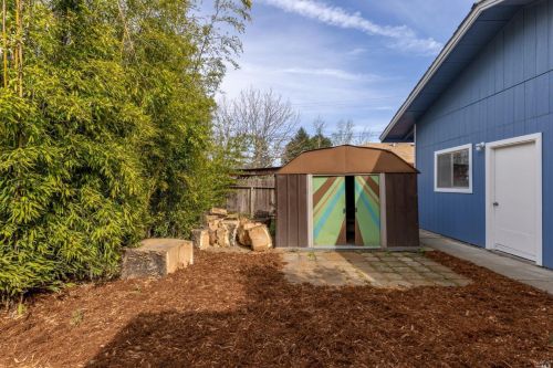 810 Walnut Ave, Ukiah CA  95482-3703 exterior