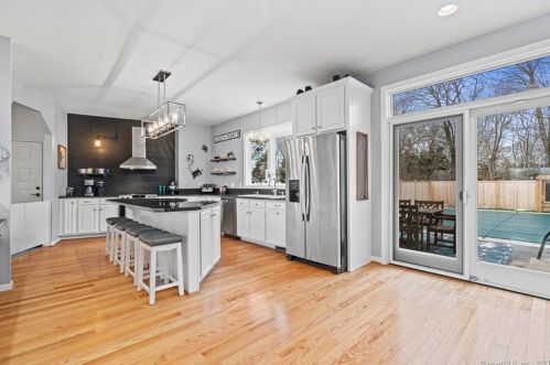 86 Crosswinds Dr, Groton CT  06340-4870 exterior