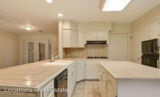 4865 Sweetbriar St, Baton Rouge LA  70808-8660 exterior