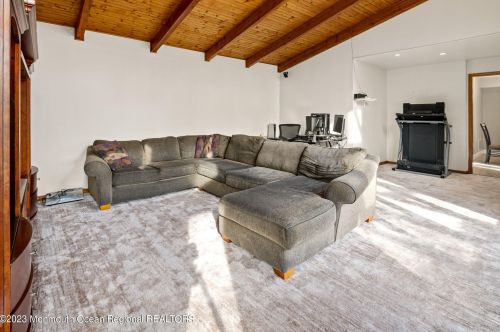9 Salem Ln, Jackson Twp NJ  08527-1210 exterior