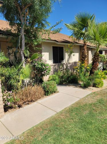 818 Aire Libre Ave, Phoenix, AZ 85022-2611