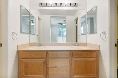 2822 Escala Cir, San Diego CA 92108-6722 exterior