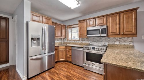 3 2nd Pl, Central Islip, NY 11722-2515