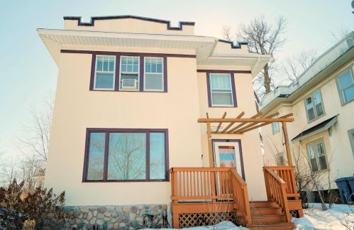 1901 Laurel Ave, Minneapolis, MN 55405-2022